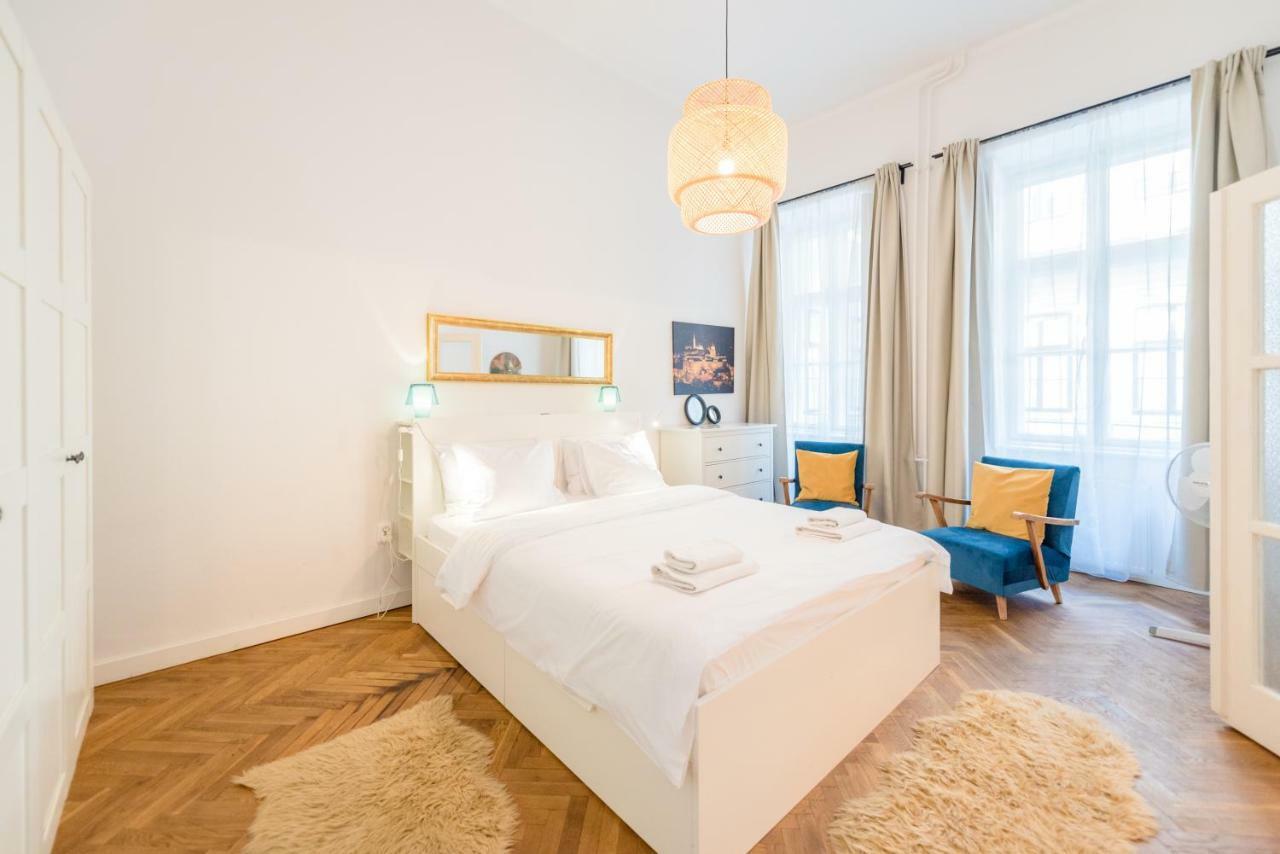 Oasis Apartments - Liberty Square Будапеща Екстериор снимка