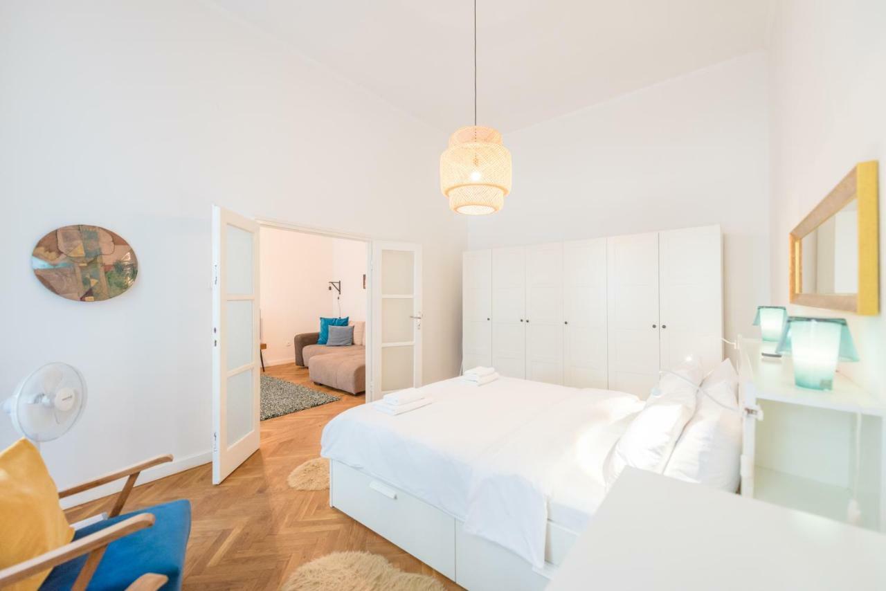 Oasis Apartments - Liberty Square Будапеща Екстериор снимка