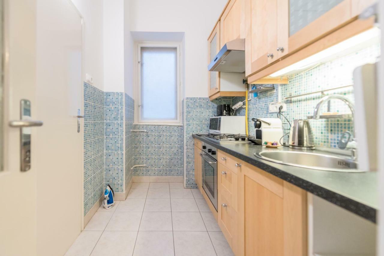Oasis Apartments - Liberty Square Будапеща Екстериор снимка